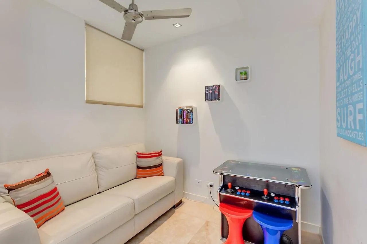 펜션 Dees Retreat 레인보우비치